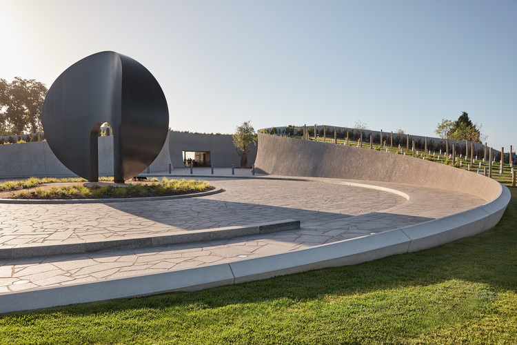 Pt Leo Estate grounds and sculpture on the Mornington Peninsula